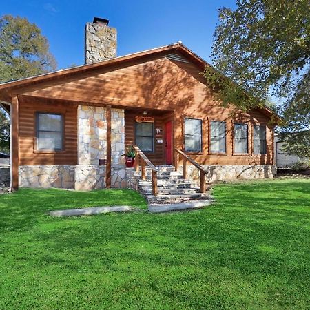 Wimberley Log Cabins Resort And Suites- The Oak Lodge Exteriér fotografie