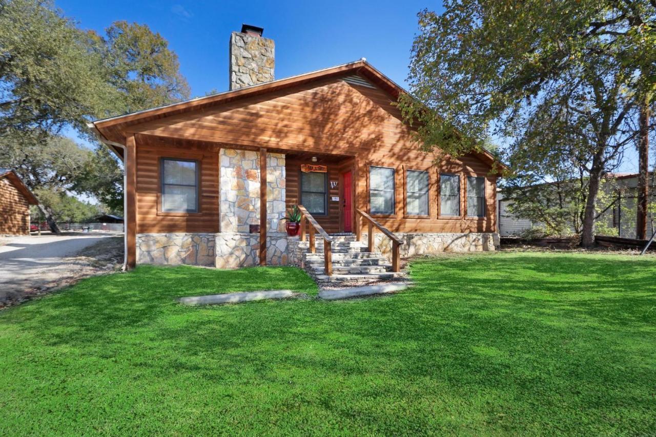 Wimberley Log Cabins Resort And Suites- The Oak Lodge Exteriér fotografie